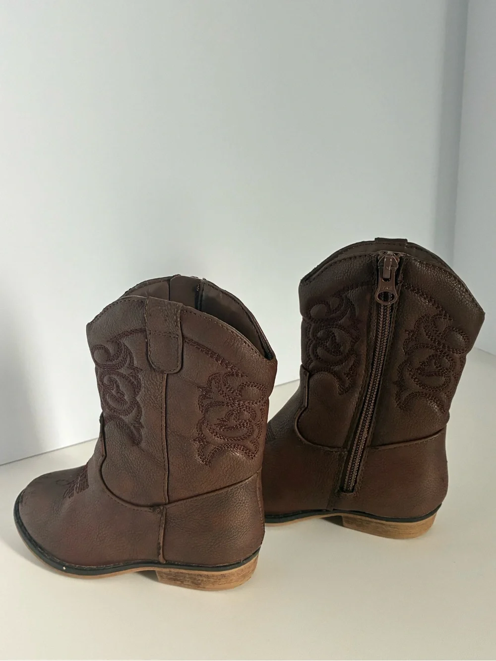 Cat & Jack Kids US 8 Brown Western Ankle Boots Round Toe Side Zip